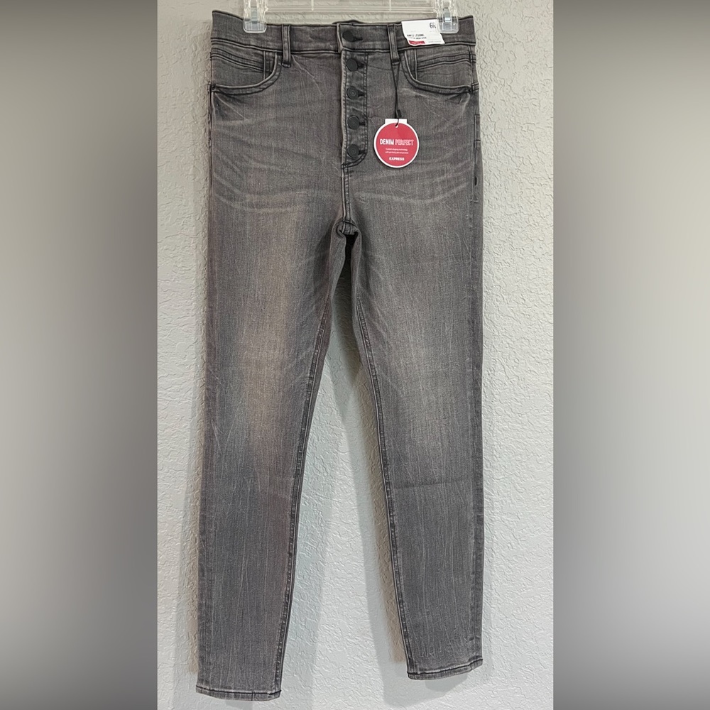 NWT Express ankle legging super high rise jeans. Washed Black/Grey 6R